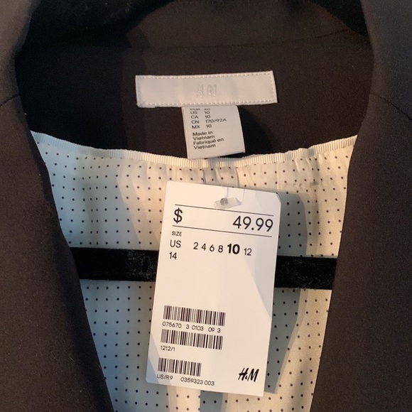 NWT H&M Black Blazer with polka dot interior - Picture 2 of 4